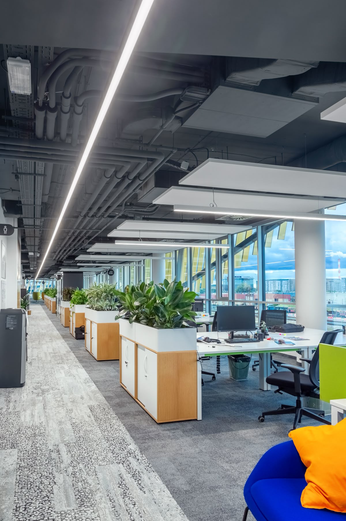 pemasangan-karpet-kantor pemasangan-karpet-kantor